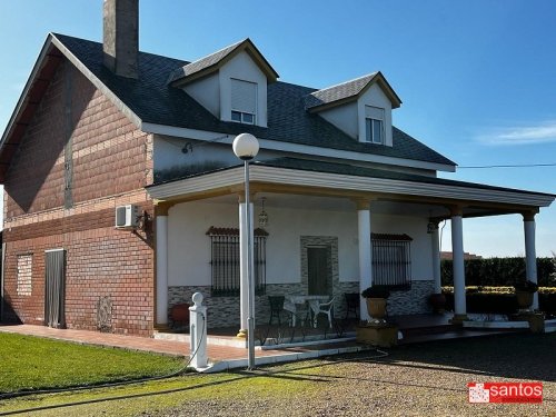 CHALET EN VENTA EN DON BENITO (LAS ARENAS)