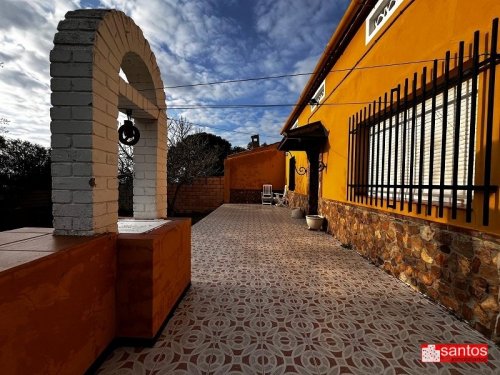 CHALET EN VENTA EN DON BENITO (LAS CRUCES)