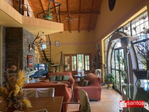 CASA EN VENTA EN SANTA AMALIA