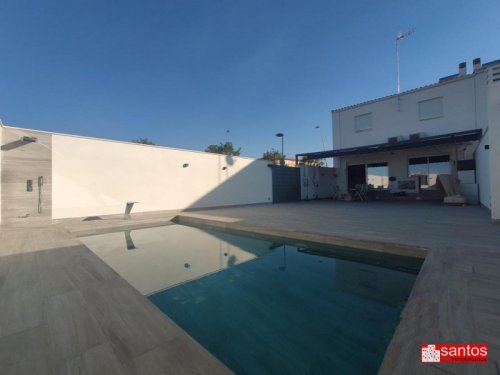 CASA EN VENTA EN VILLANUEVA DE LA SERENA