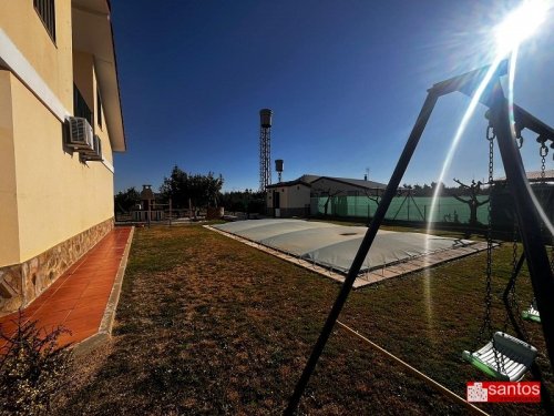 CHALET EN VENTA EN DON BENITO (LAS ARENAS)