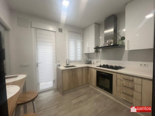 CASA EN VENTA EN DON BENITO (SAN SEBASTIÁN)