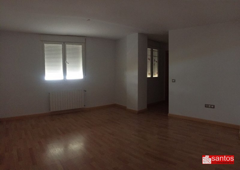 PISO EN VENTA EN DON BENITO (PLAZA ROJA)