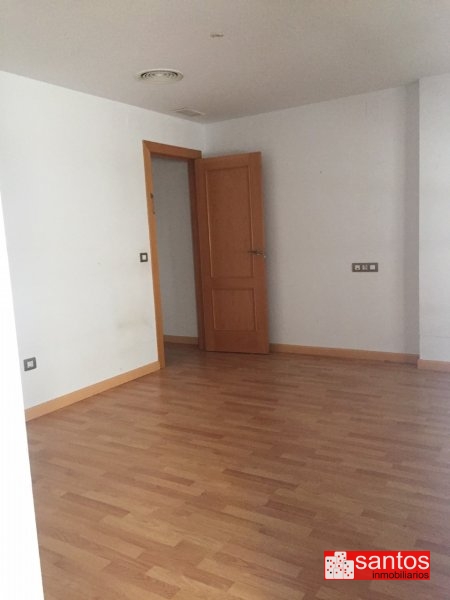 PISO EN VENTA EN DON BENITO (PLAZA ROJA)
