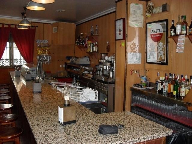 LOCAL EN VENTA EN RENA (CENTRO)