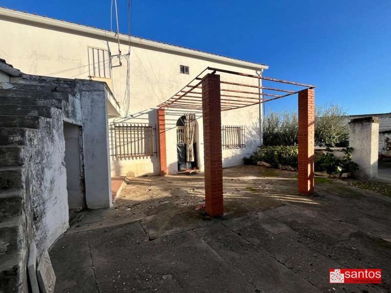 CASA EN VENTA EN VILLAR DE RENA