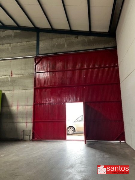 NAVE EN VENTA EN DON BENITO (SAN ISIDRO)