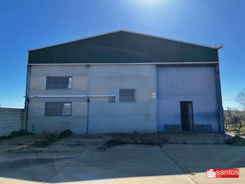 NAVE EN VENTA EN MENGABRIL