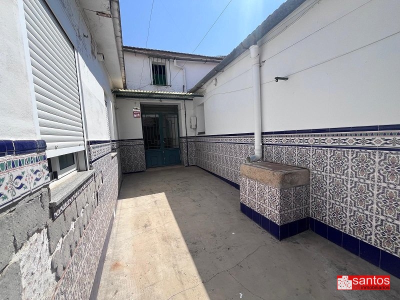 CASA EN VENTA EN DON BENITO (SEMICENTRO)