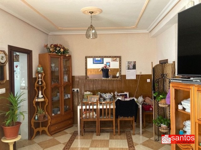 CASA EN VENTA EN MIAJADAS