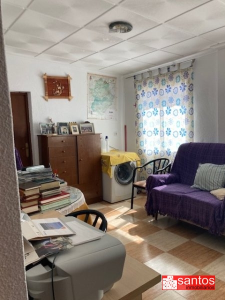 CASA EN VENTA EN MIAJADAS