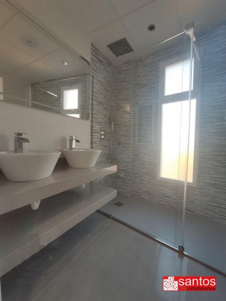 CASA EN VENTA EN VILLANUEVA DE LA SERENA