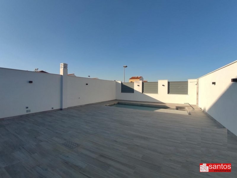 CASA EN VENTA EN VILLANUEVA DE LA SERENA