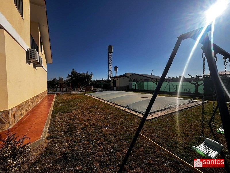 CHALET EN VENTA EN DON BENITO (LAS ARENAS)