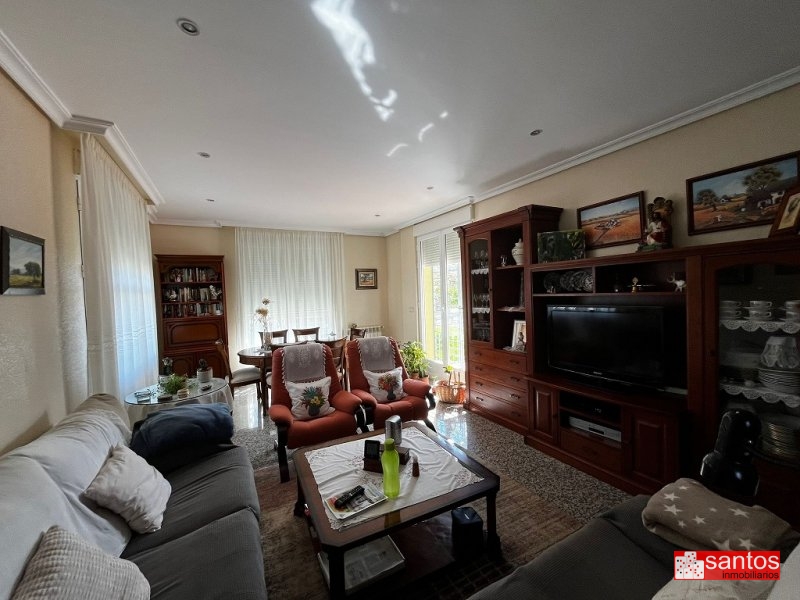 UNIFAMILIAR EN VENTA EN DON BENITO (AVDA. VEGAS ALTAS)