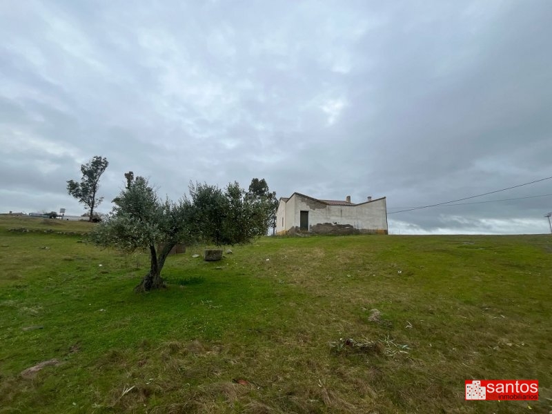CHALET EN VENTA EN CAMPANARIO