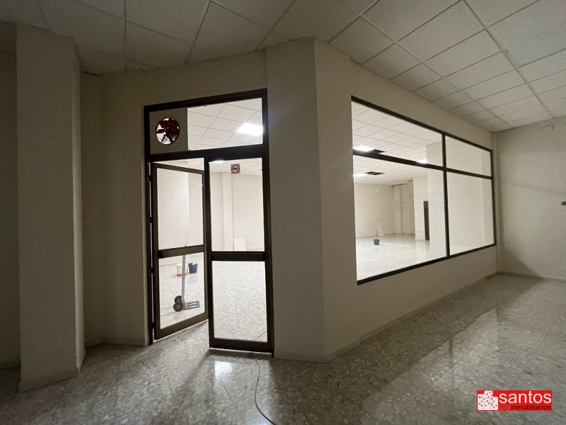 LOCAL EN VENTA EN DON BENITO (CENTRO)